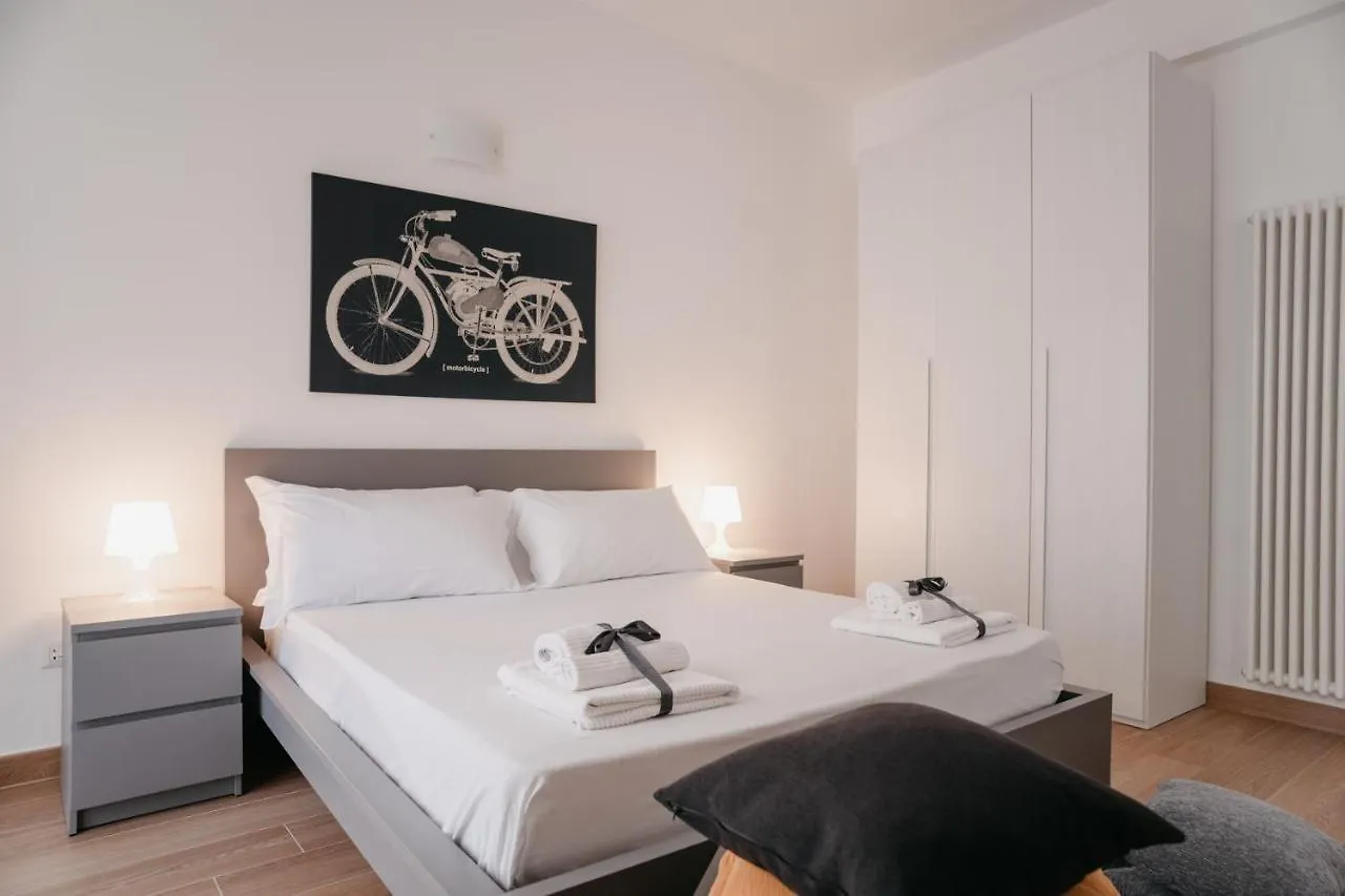 Апартаменты Brombeis Aurea By Casanapoletana - Town Center Неаполь Италия