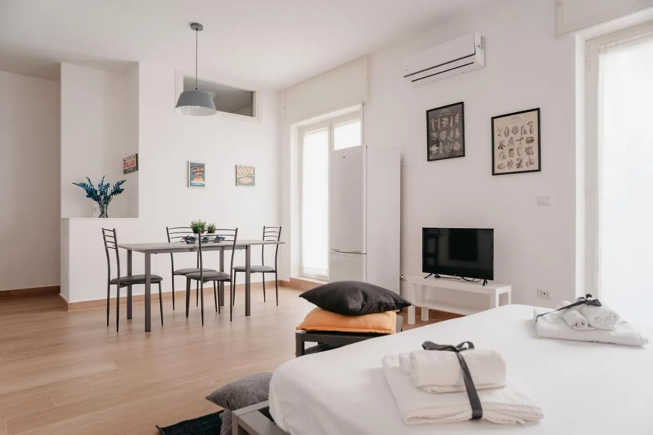 Апартаменты Brombeis Aurea By Casanapoletana - Town Center Неаполь 0*,
