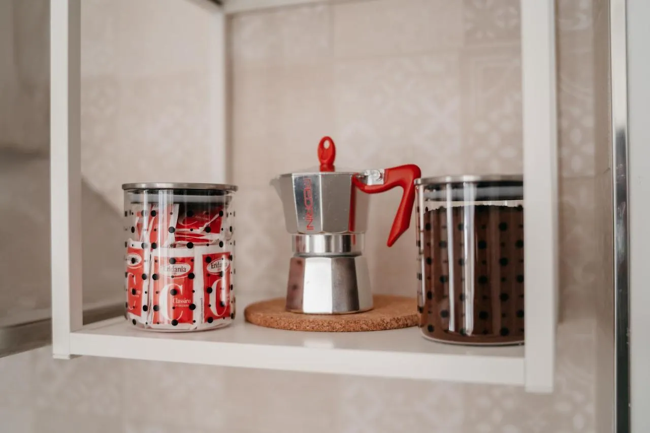 Brombeis Aurea By Casanapoletana - Town Center Apartment Naples Italy